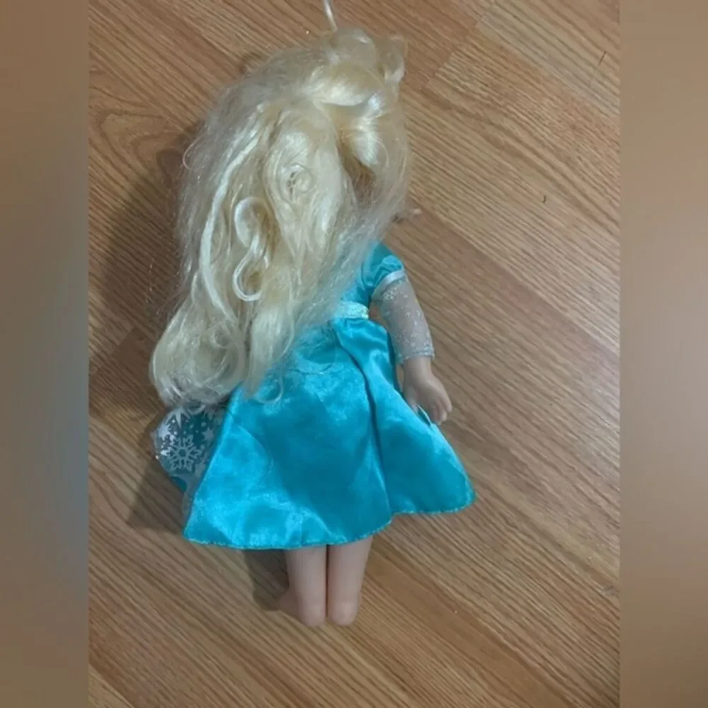 Disney Frozen Elsa Doll